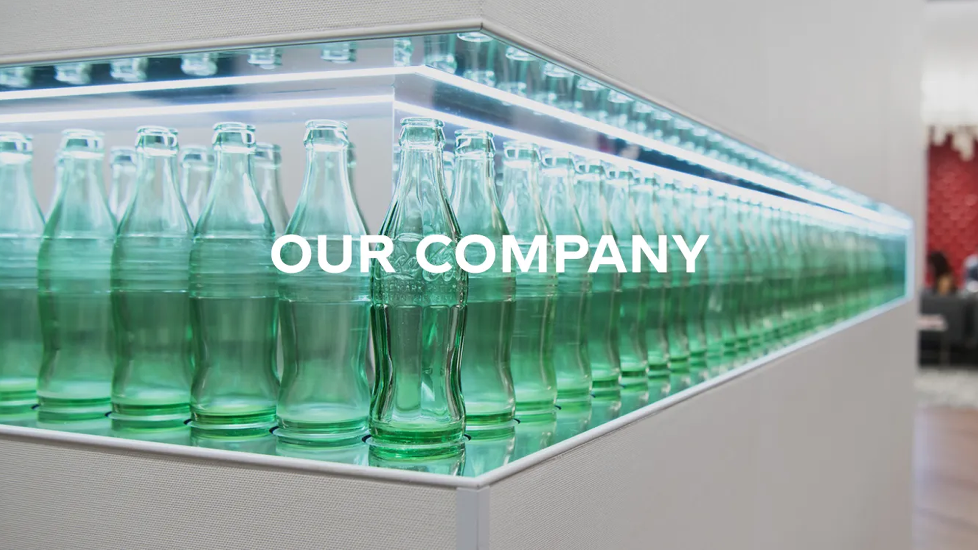 섹션1 백그라운드 이미지